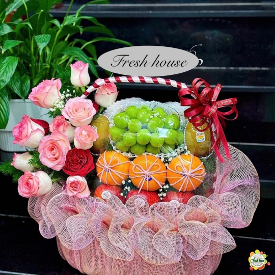 GIỎ QUÀ TRÁI CÂY NHẬP KHẨU MIX HOA TƯƠI 149