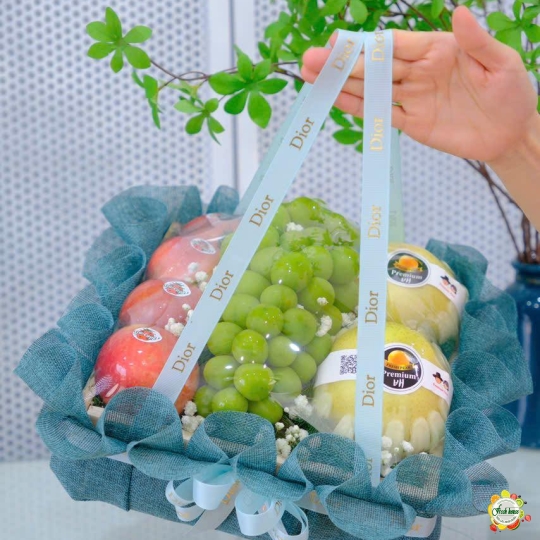 HỘP QUÀ TẶNG TRÁI CÂY NHẬP KHẨU 2