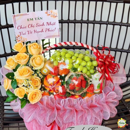 GIỎ QUÀ TRÁI CÂY NHẬP KHẨU MIX HOA TƯƠI 119