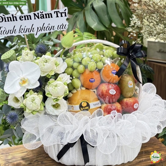 GIỎ QUÀ TRÁI CÂY NHẬP KHẨU KÍNH VIẾNG MIX HOA 113
