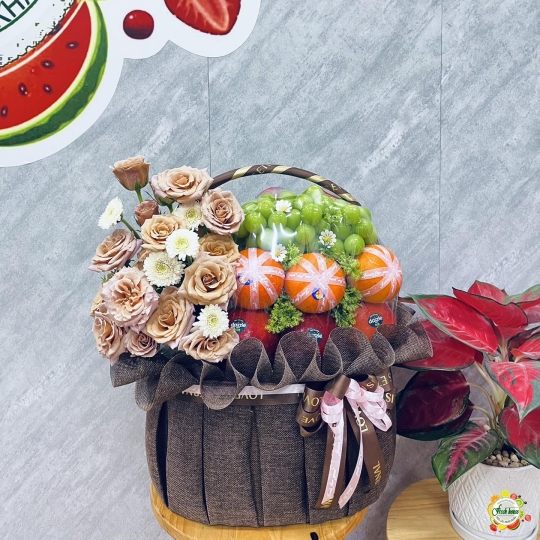 GIỎ QUÀ TRÁI CÂY NHẬP KHẨU MIX HOA TƯƠI 140
