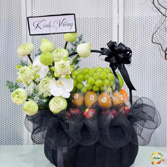 GIỎ QUÀ TRÁI CÂY NHẬP KHẨU KÍNH VIẾNG MIX HOA 115