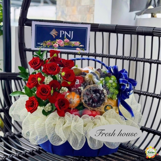 BÁNH KEM TRÁI CÂY NHẬP KHẨU MIX HOA TƯƠI 145